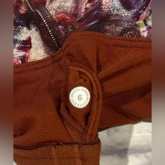 Lululemon Everlux and Mesh Cropped Tank Size 6 - Picture 8 of 9